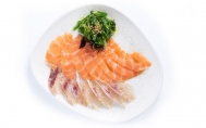 Ponzu soslu somon ve levrek carpacio