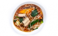 Tütsülenmiş Tofulu Sebzeli Ramen Çorba